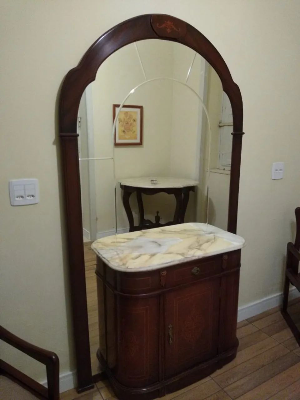 Console com espelho estilo antigo64985890626818120