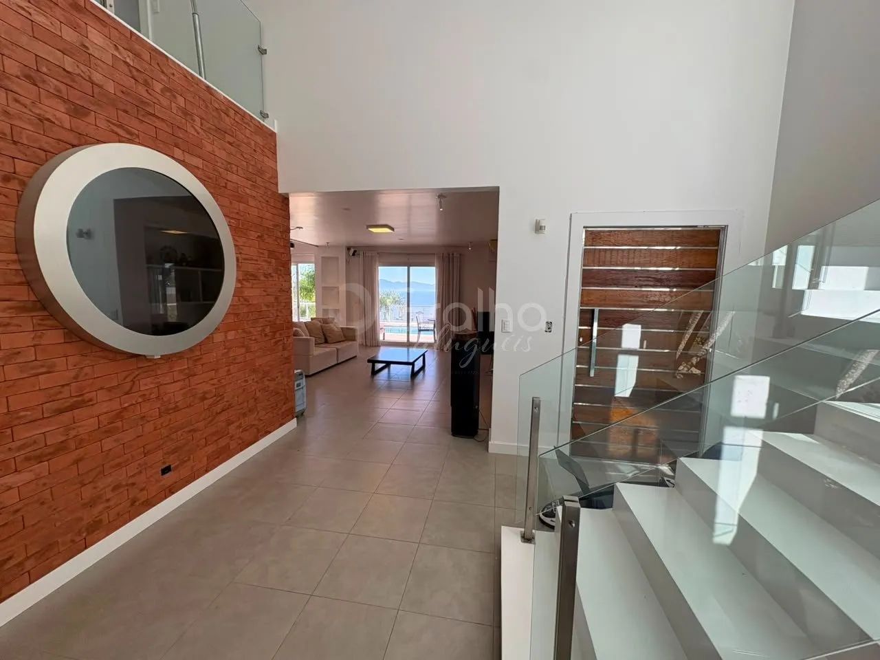 Casa em condomínio, mobiliada no Cacupé - Foto 3