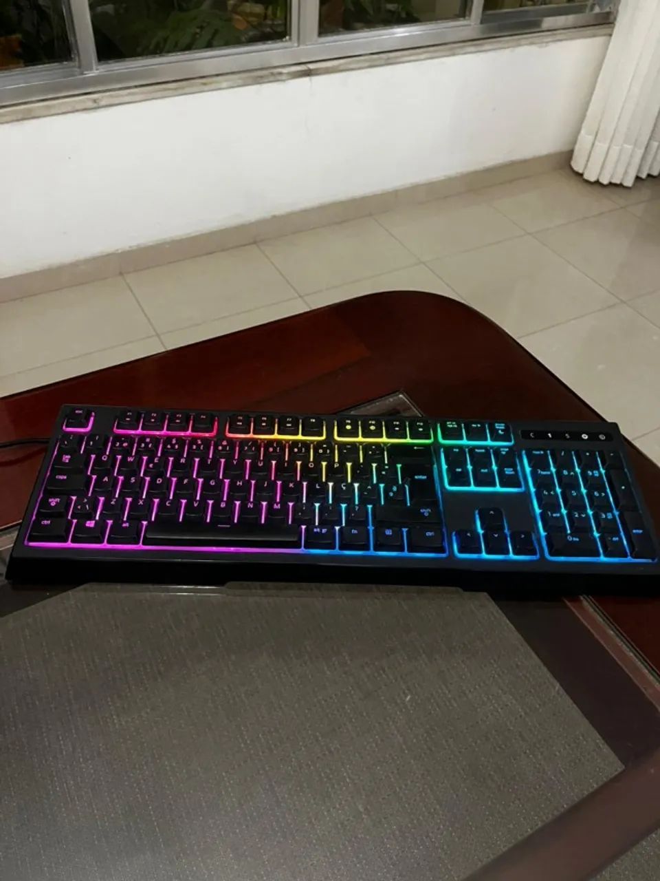 Teclado Gamer Razer Ornata Chroma - Foto 5
