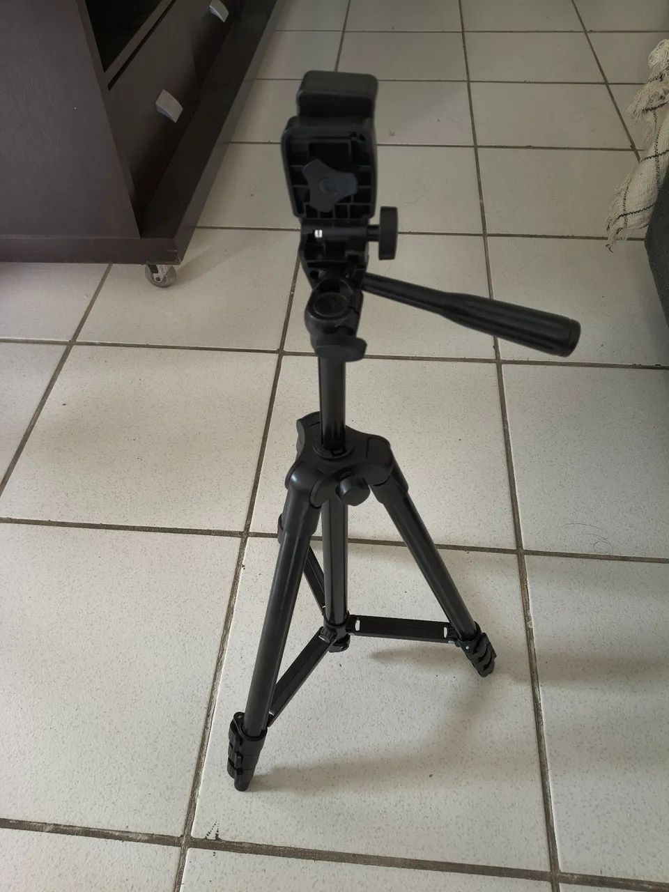 Tripé pra câmera digital e celular 