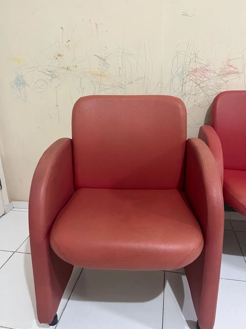 Vende-se sofa e poltrona em perfeito estado  - Foto 2
