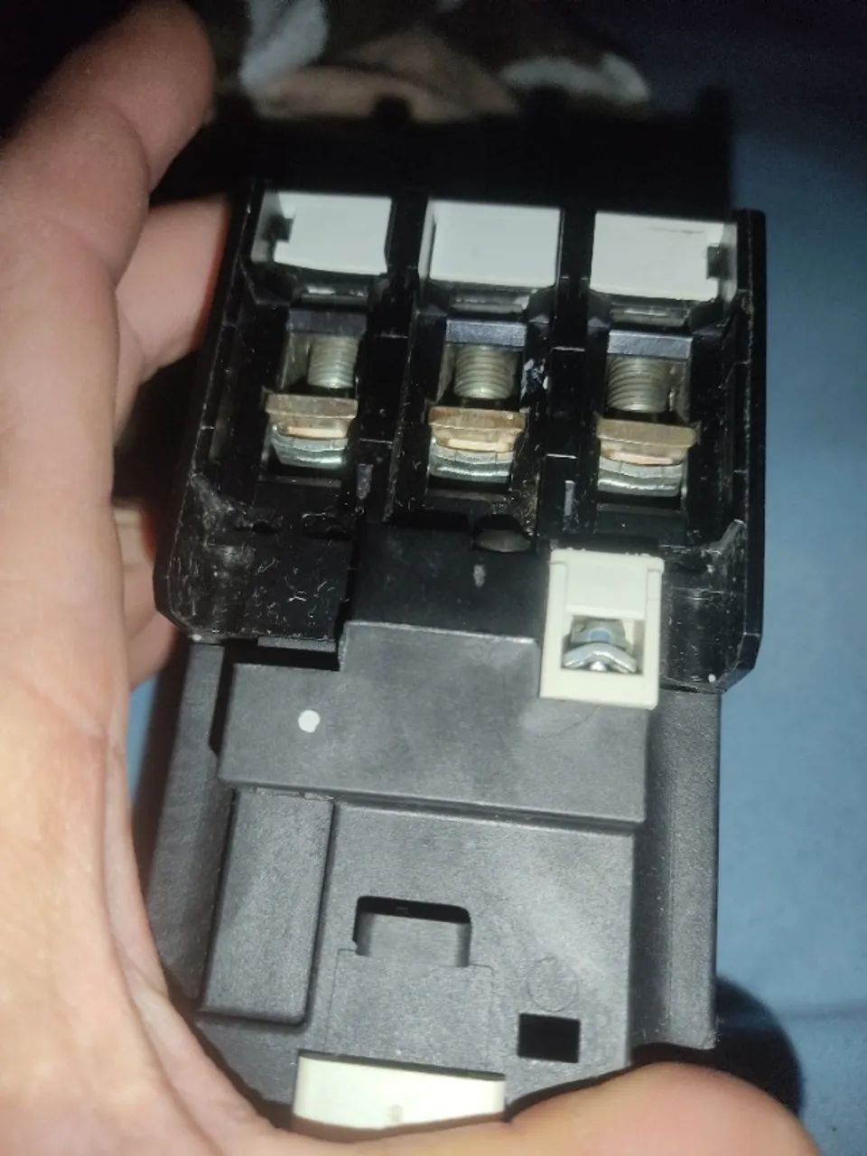 Eletricista 220,00 valor chamar no * - Foto 4