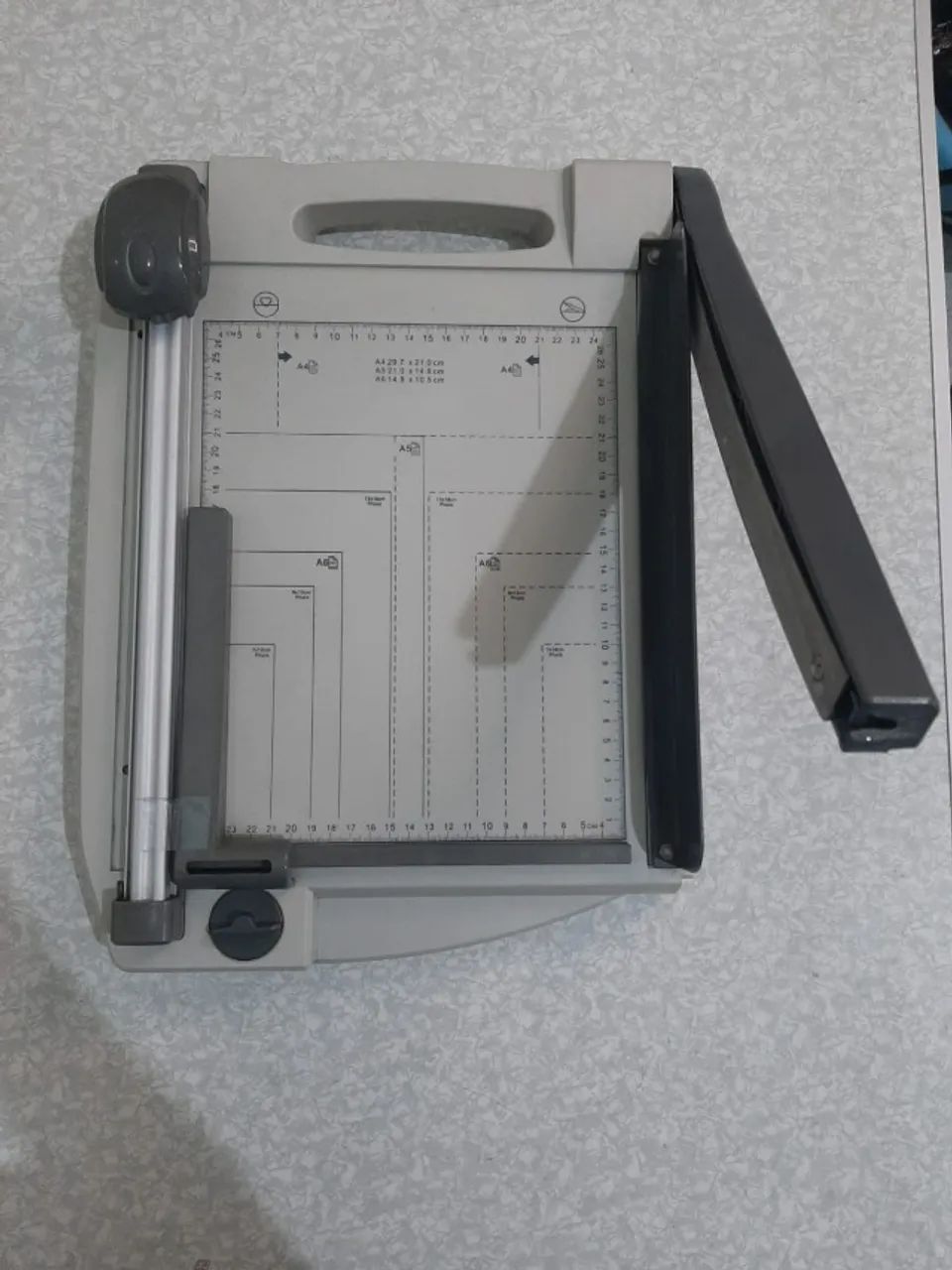 Guilhotina para Papel Semi-nova | Corte Preciso - Foto 2