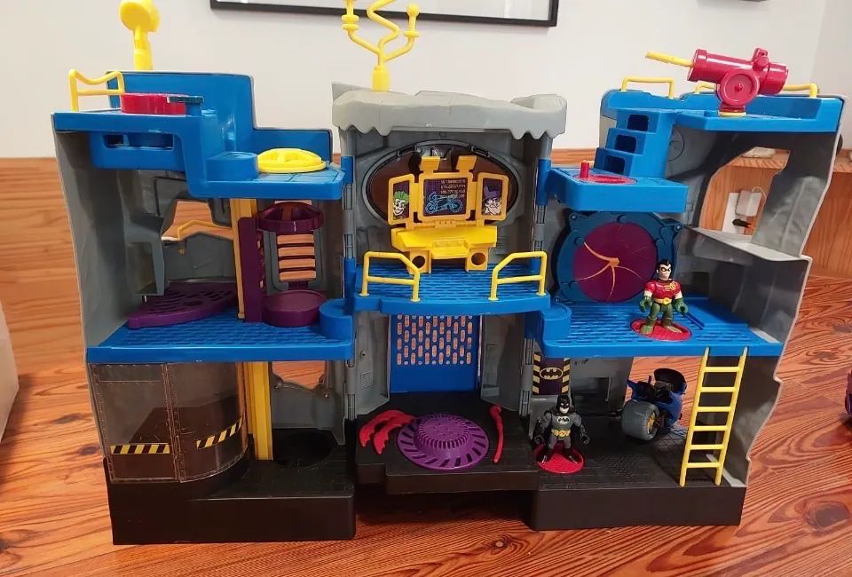Castelo do Batman Imaginext com bonecos e acessórios  - Foto 3