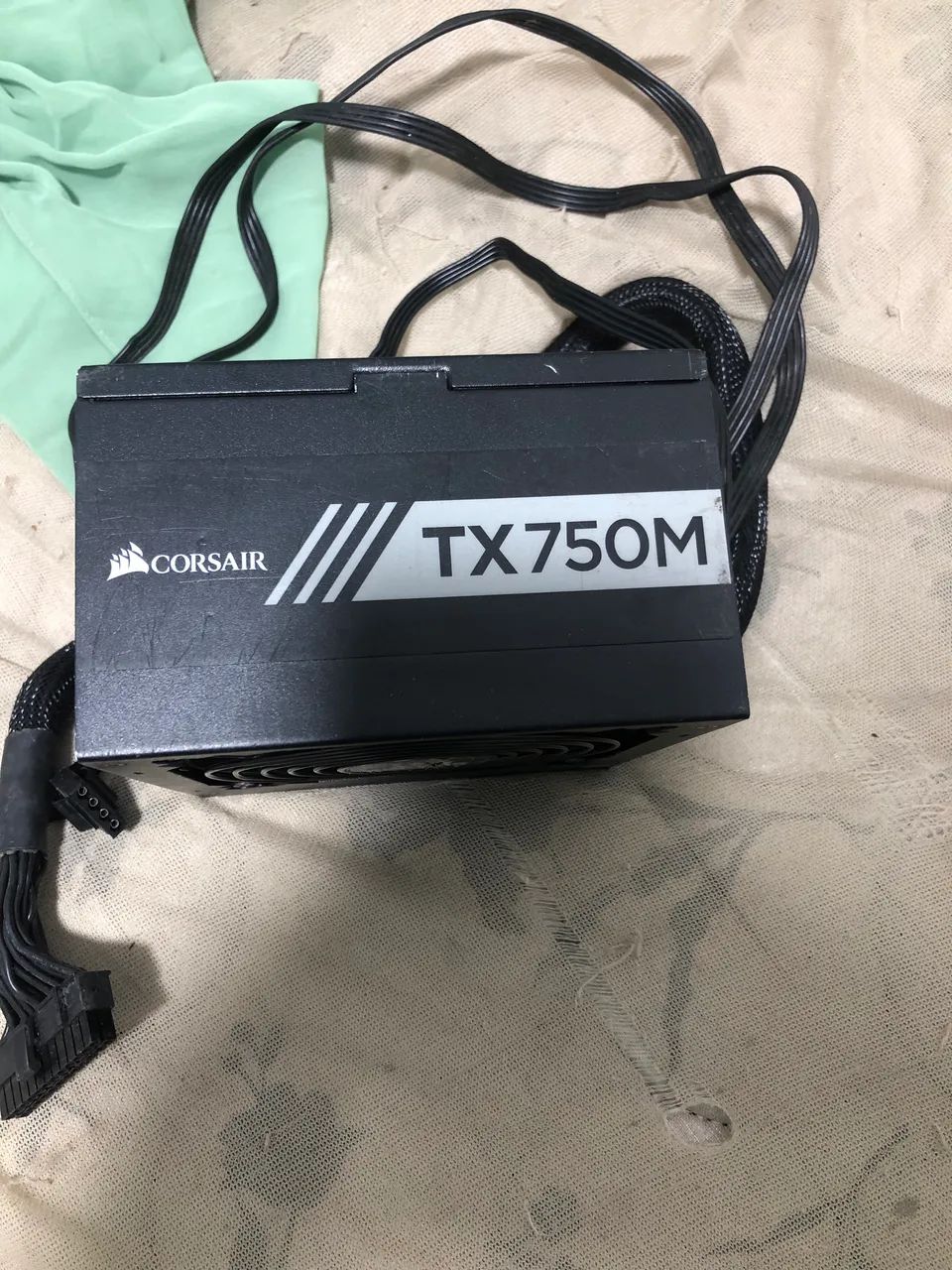 Fonte corsar  tx750w  só está cabo ide - Foto 4