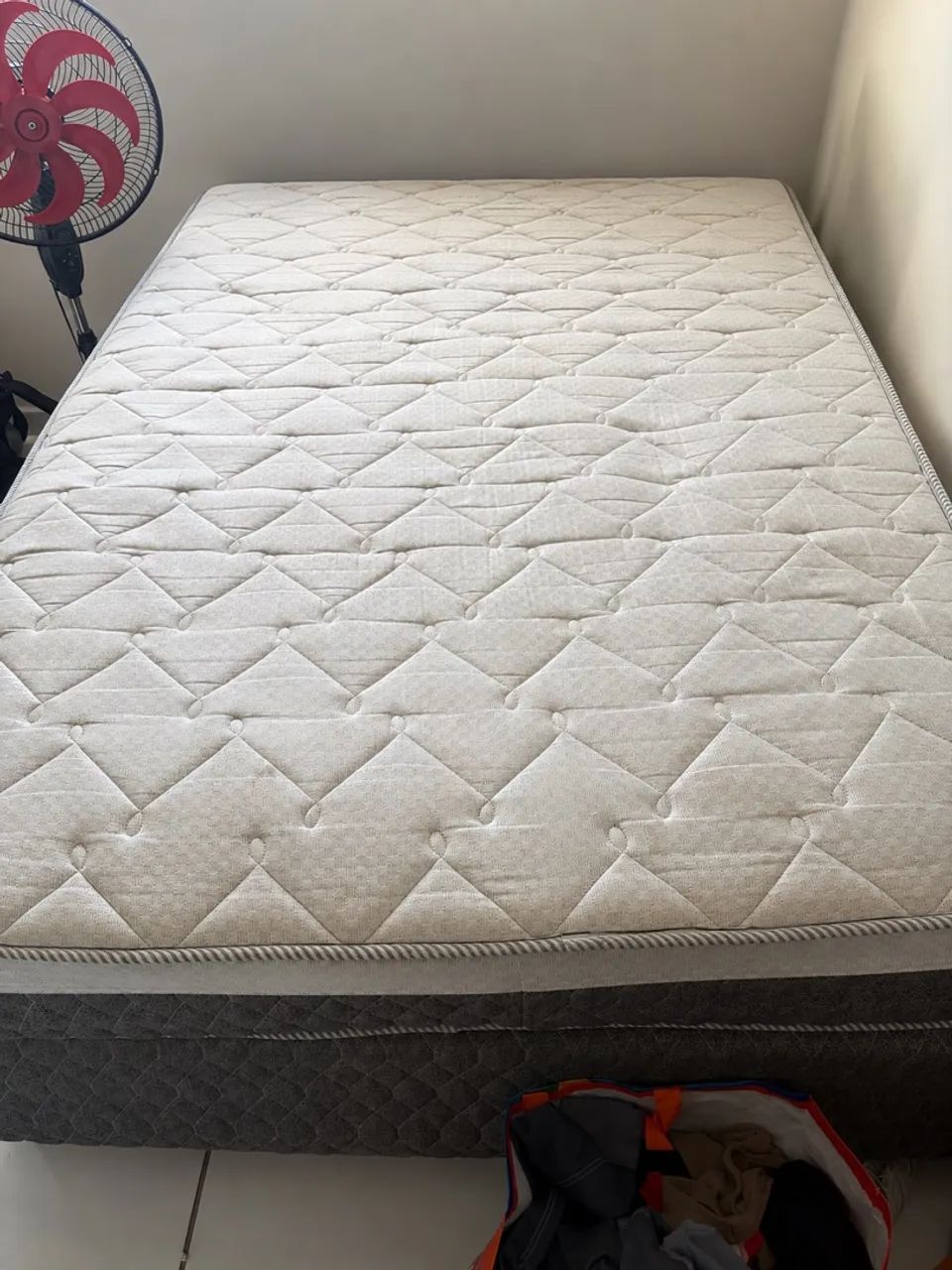 Cama casal usada