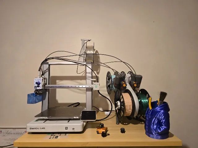 Bambu Lab A1 Combo (+ AMS) - Perfeita 