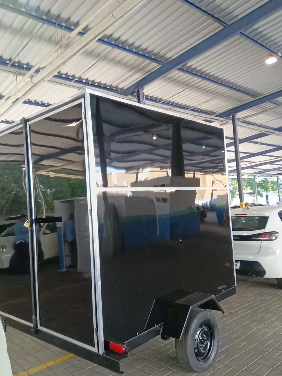 Carretinha Baú em excelente estado