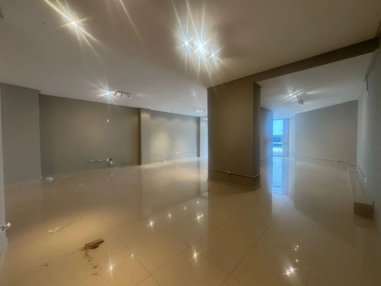 SALA COMERCIAL PRÓXIMO À AVENIDA BRASIL - BALNEÁRIO CAMBORIÚ - Foto 5