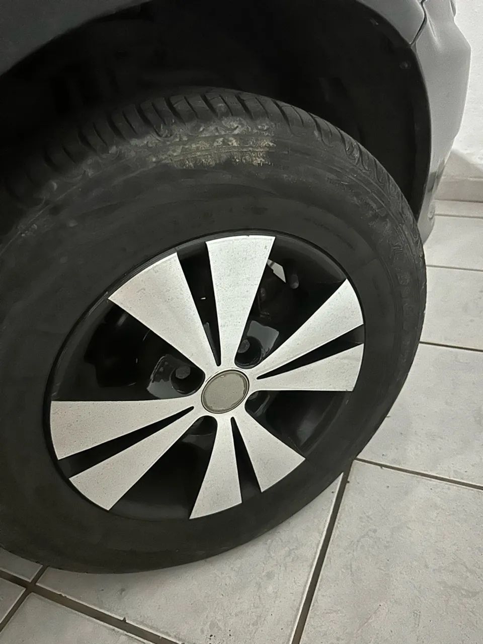 Rodas com pneus - Foto 4