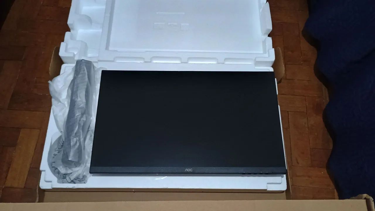 Monitor AOC com tela de 27'' 180hz - Foto 2