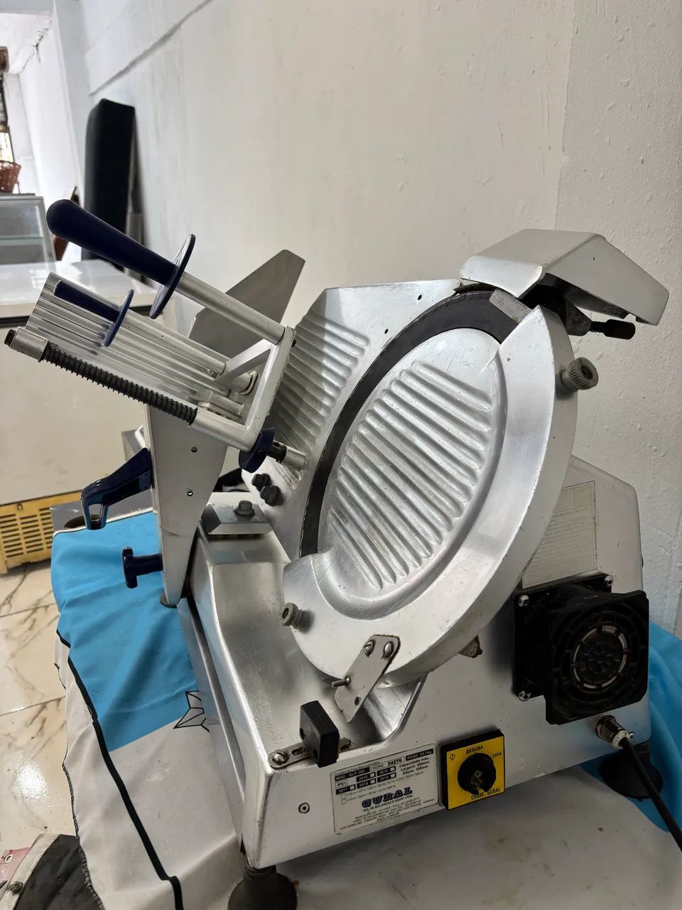 MÁQUINA DE CORTADOR DE FRIOS  - Foto 3