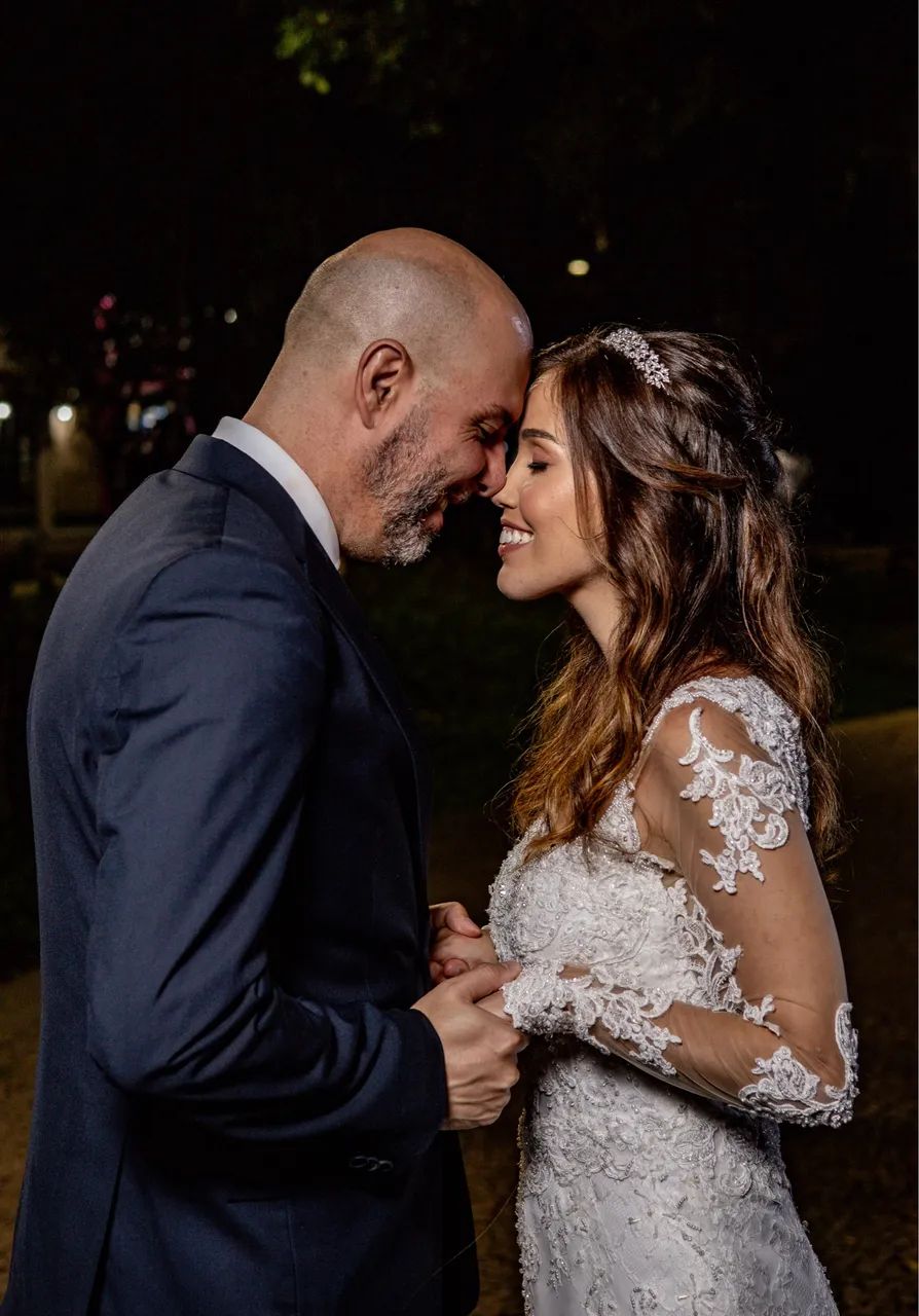 VENDO VESTIDO DE NOIVA - Foto 4