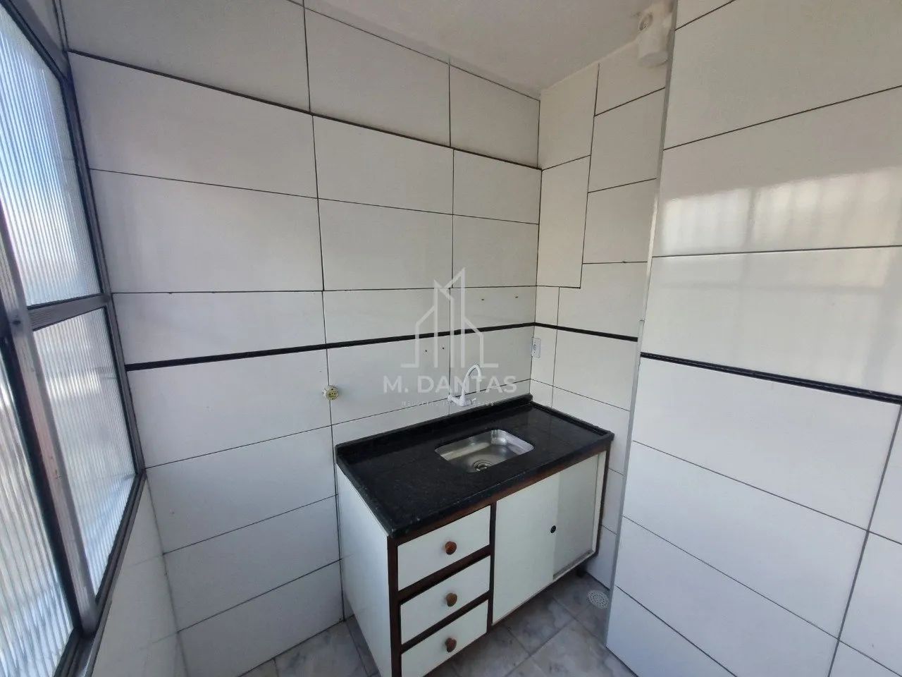 Apartamento no Grajaú reformado com 02 Quartos - Foto 3
