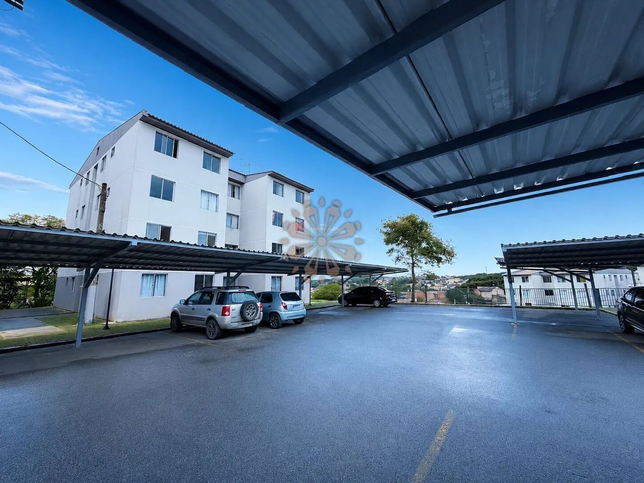 Apartamento Semi Mobiliado com 2 Quartos e Vaga Coberta - Foto 2