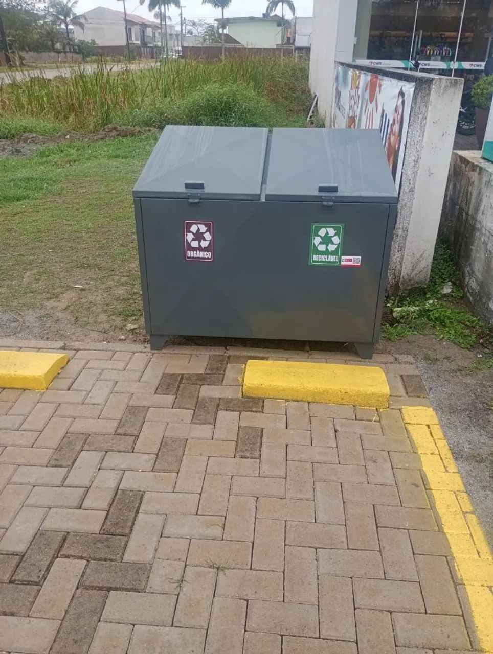 Fazemos lixeiras para condomínios.