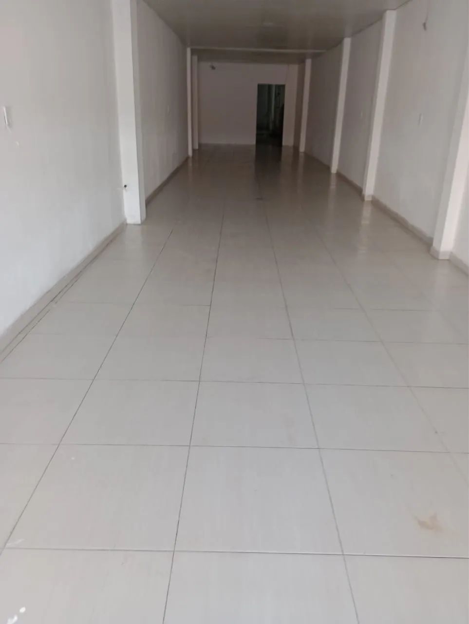 Alugo ponto comercial na feira da 25