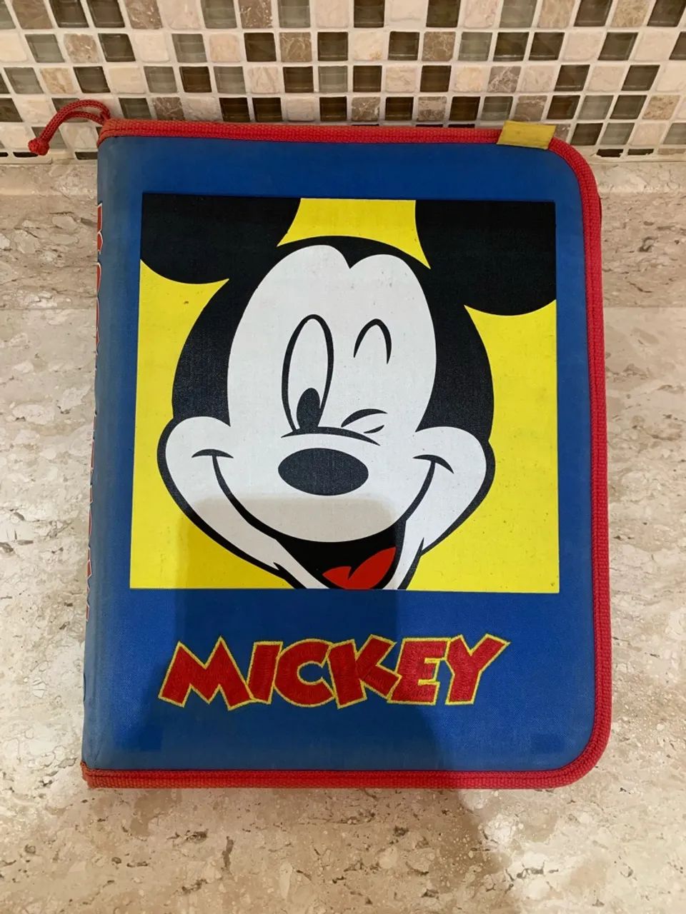 Capa de caderno Mickey 