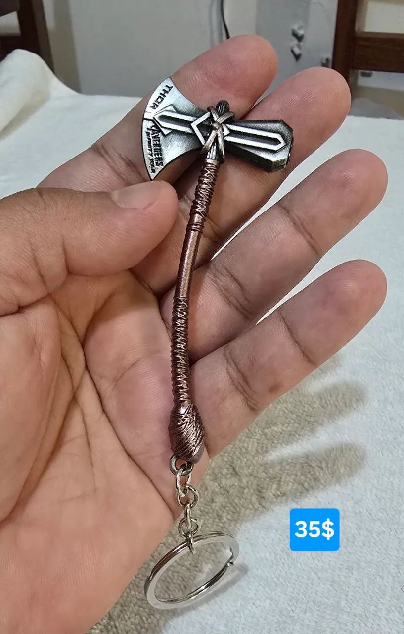 Chaveiro Machado/Martelo Rompe-Tormentas do Thor em metal 