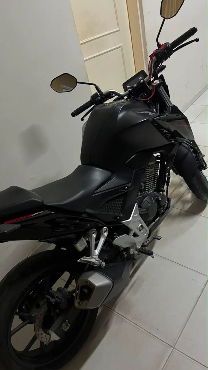 CB TWISTER 300 2024 - Foto 4