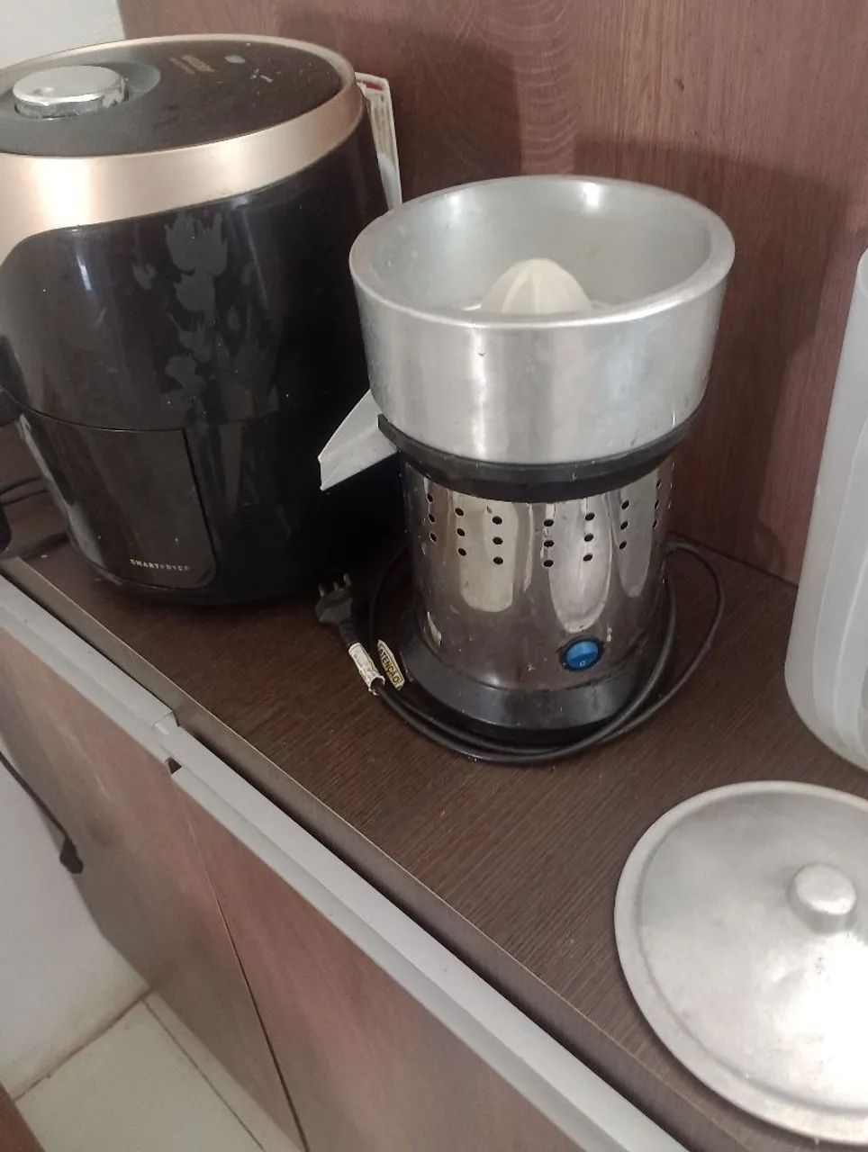 Vendo espremedor de laranja pra sua lachonetee - Foto 2