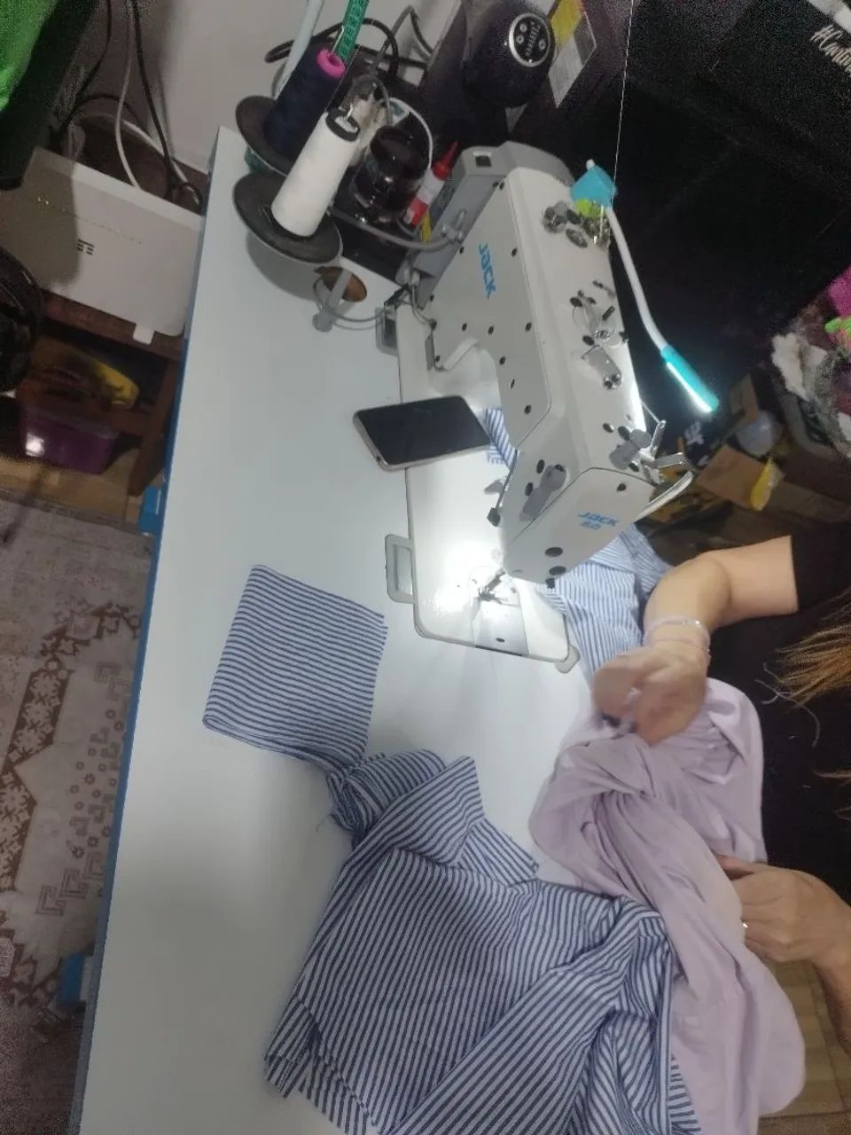 Máquina de custura industria Jak semi nova  - Foto 2