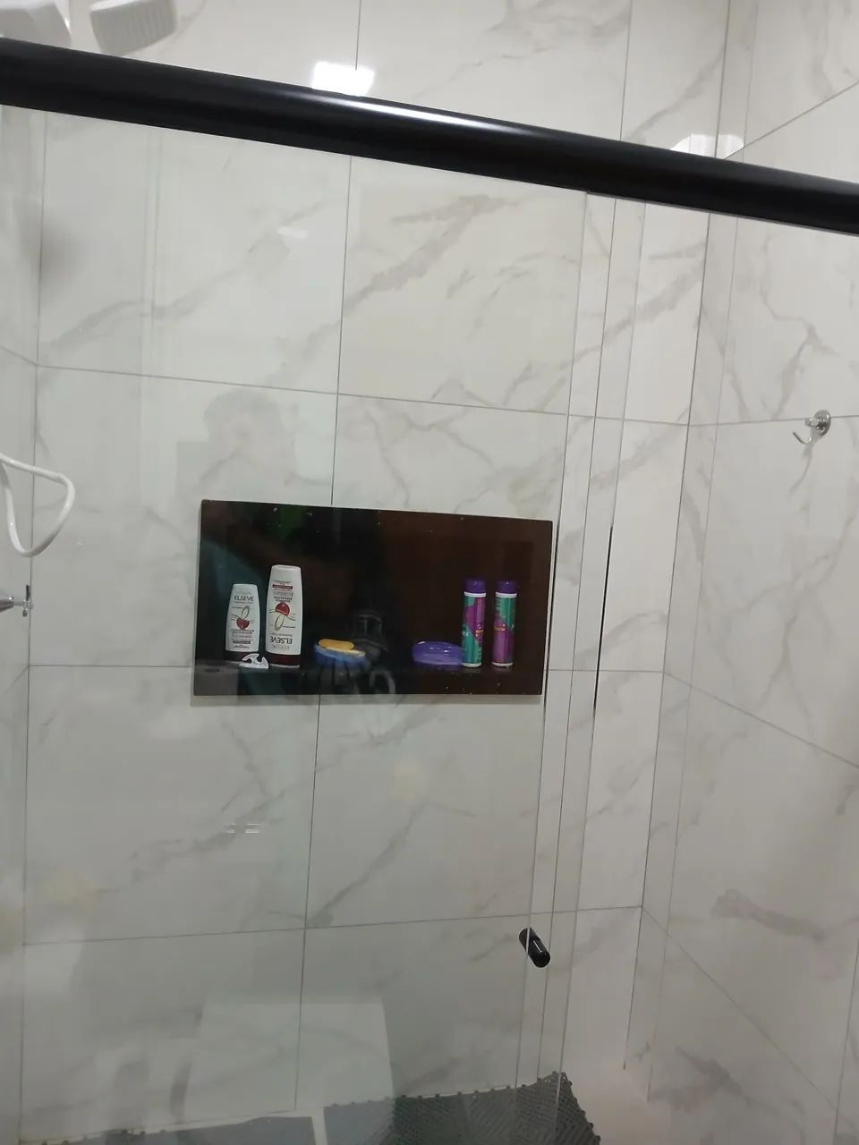 vendo esse box semi novo tenho 2 unidades medido 140 cada um box  - Foto 2
