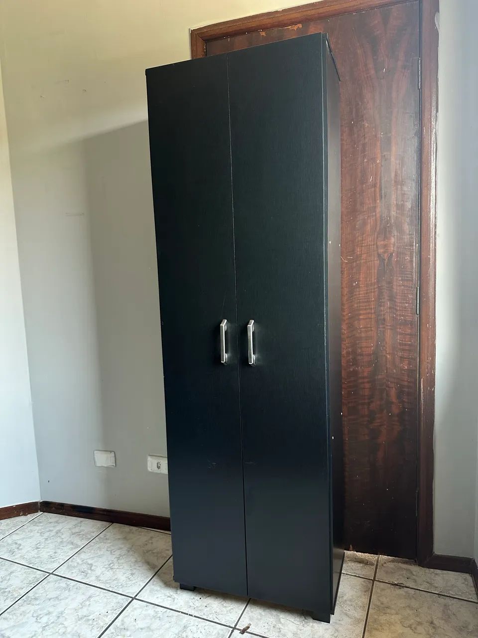 mesa de escritório com gaveteiro e armário multifuncional  - Foto 2