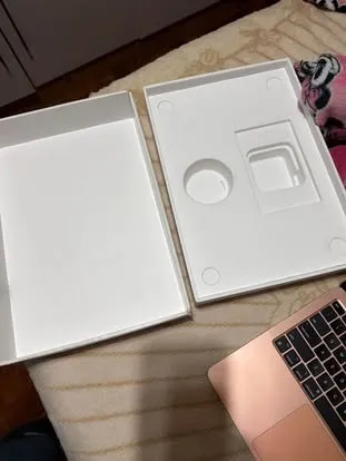 MacBook Air 2020 | 8GB Ram | Intel Core i3 | 256GB SSD - Loja