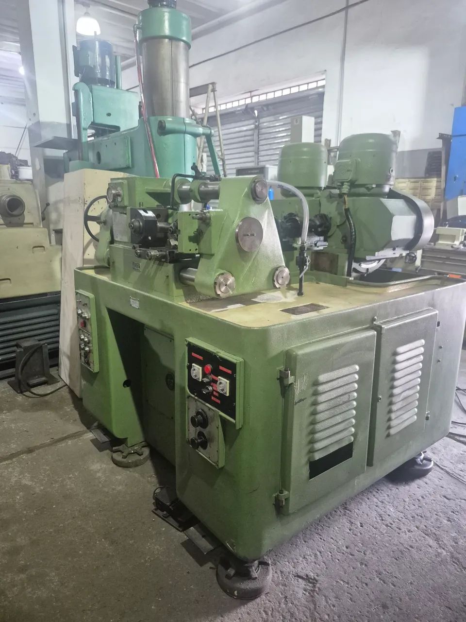 Laminadora de Rosca Grob