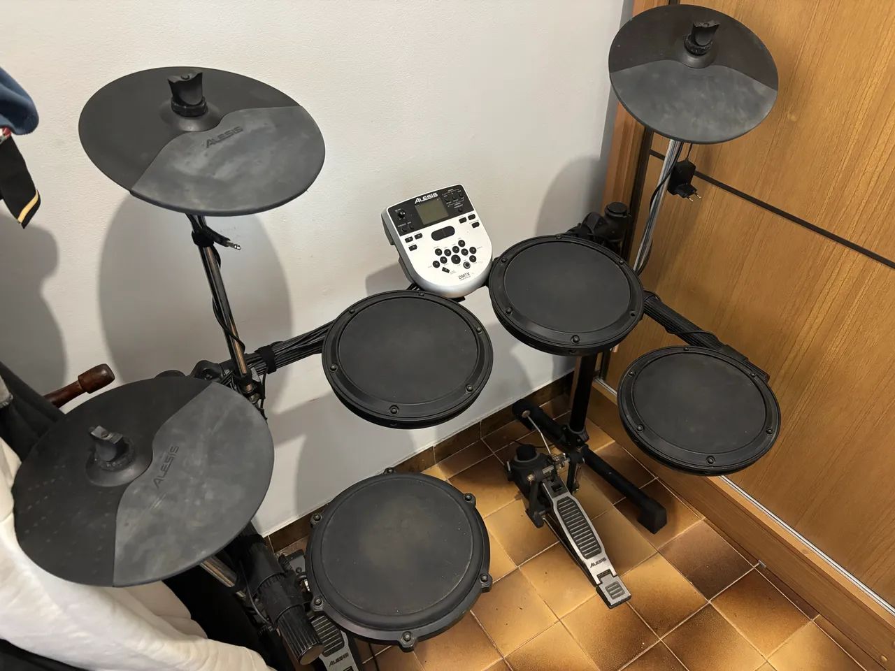 Bateria eletrônica Alesis 