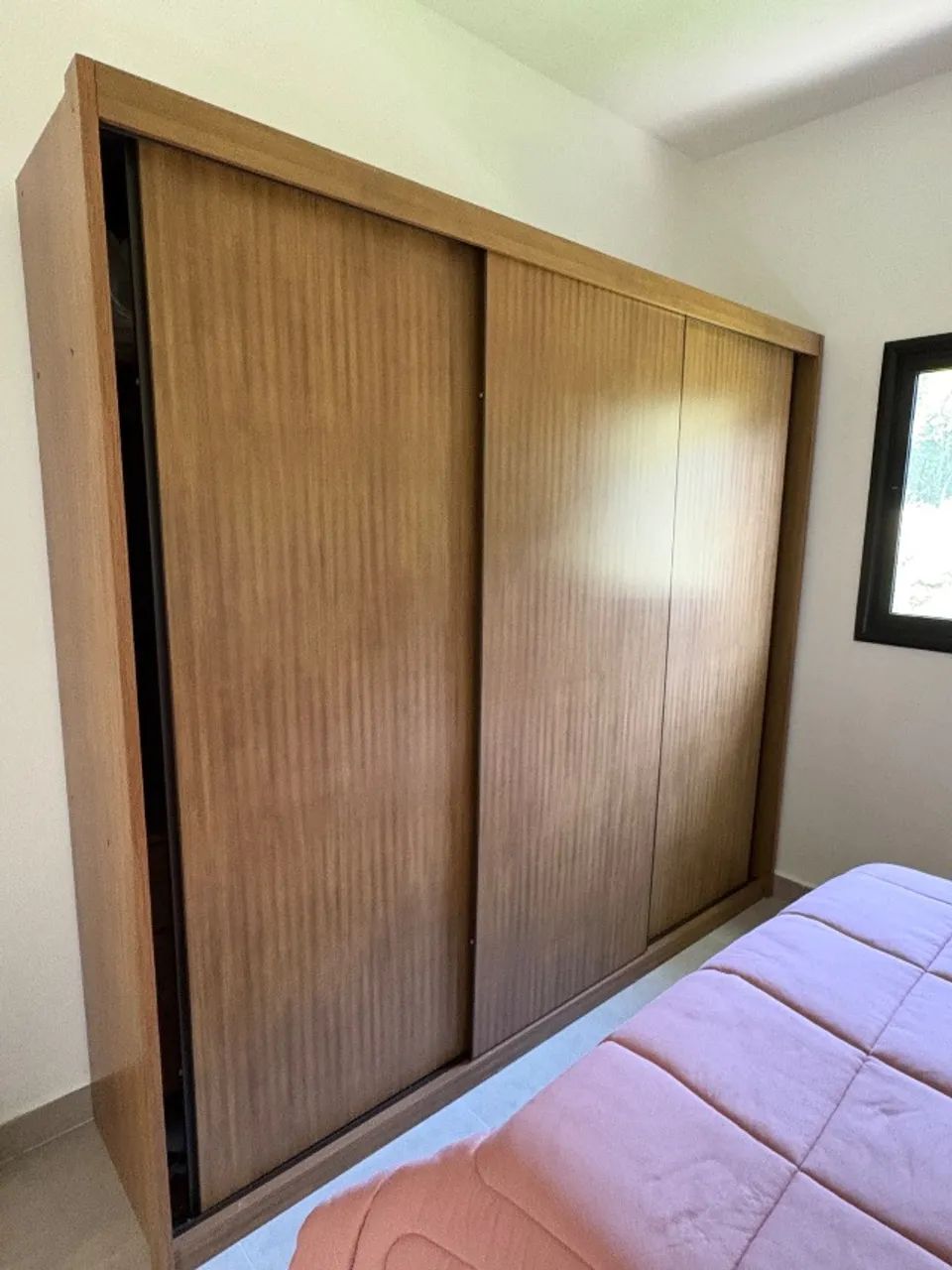 Guarda-roupa casal 