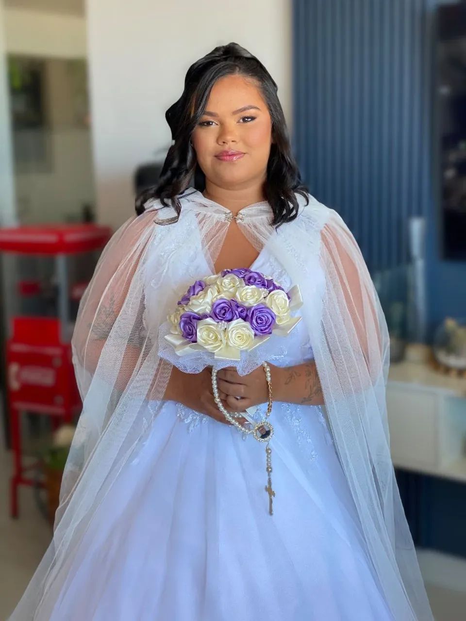 Vestido de noiva com capa e saiote - Foto 4