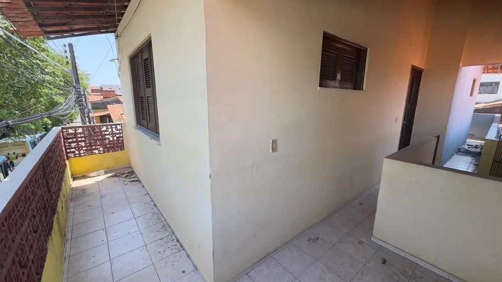 Casa residencial com 54 m² e varanda - Foto 2