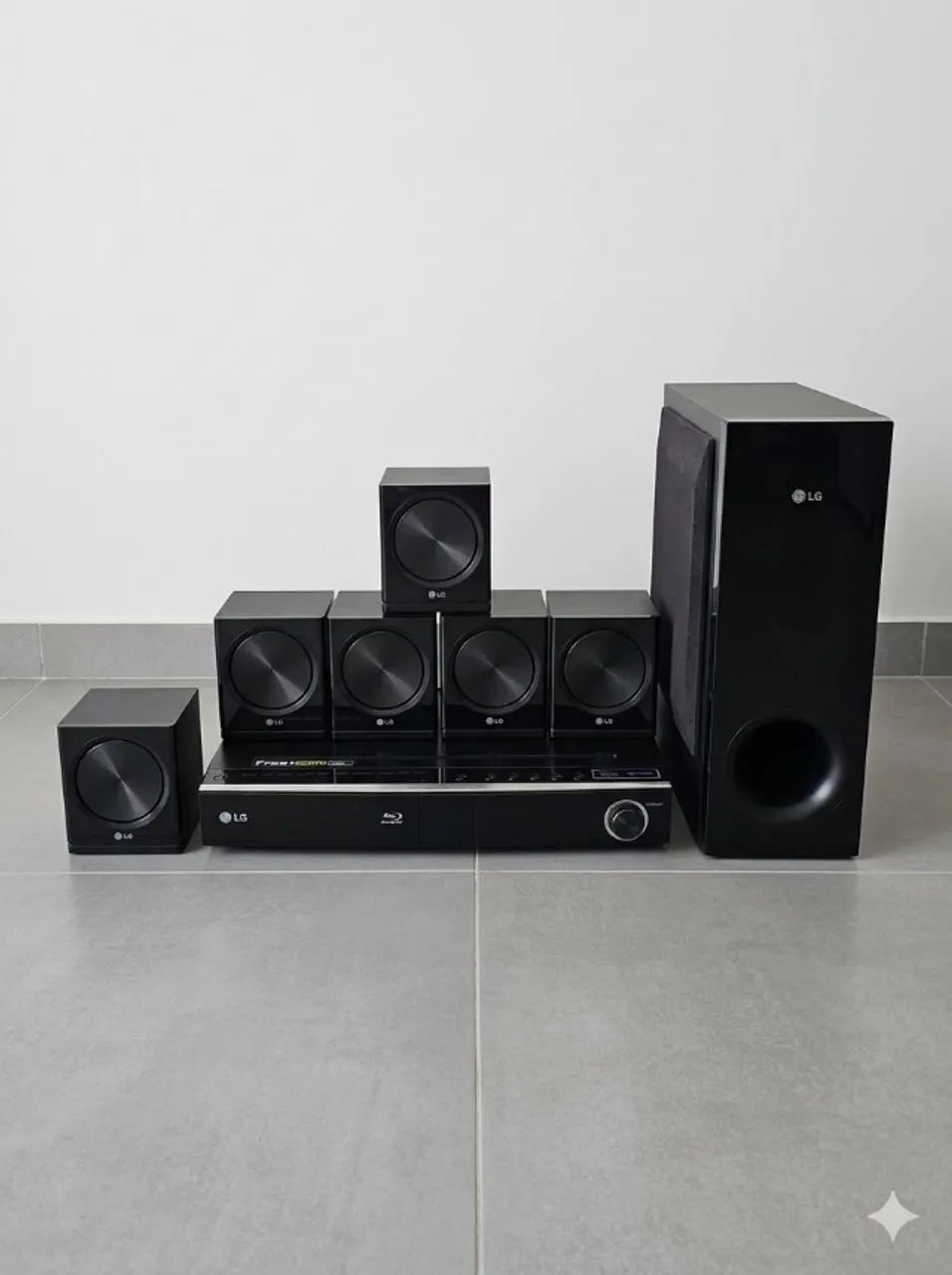 Home Theater LG 5.1 com Blu-ray Player 3D