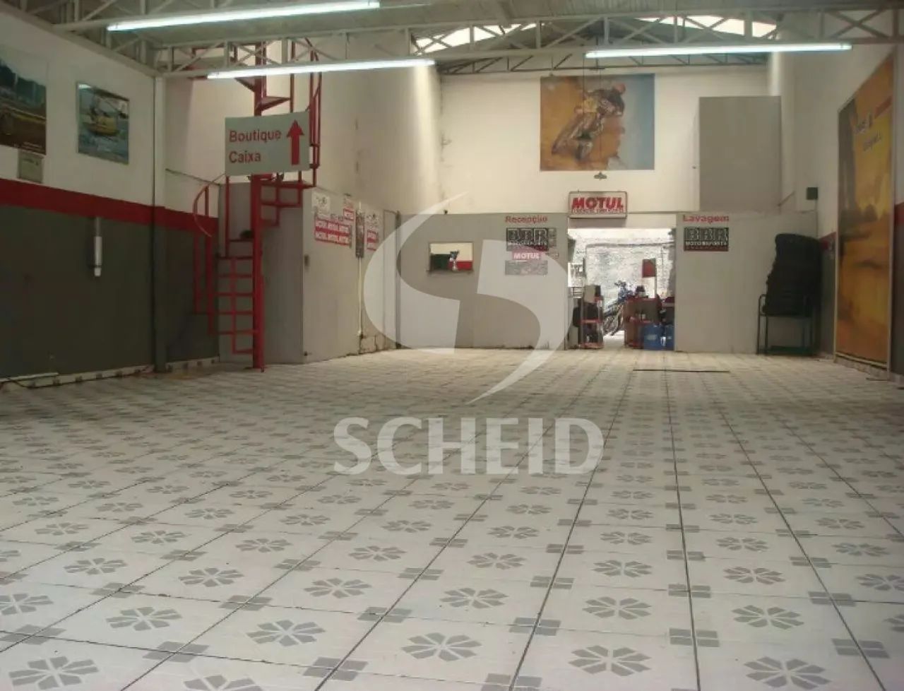 Galpão c/ 300m² e alta visibilidade para sua empresa - Foto 2