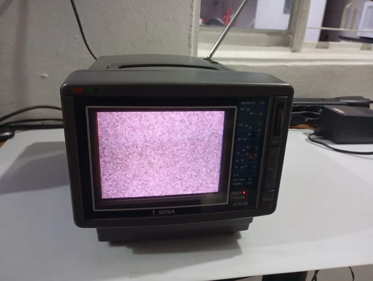 Tv 5 polegadas tubo com av  colorida  no estado sem garantia