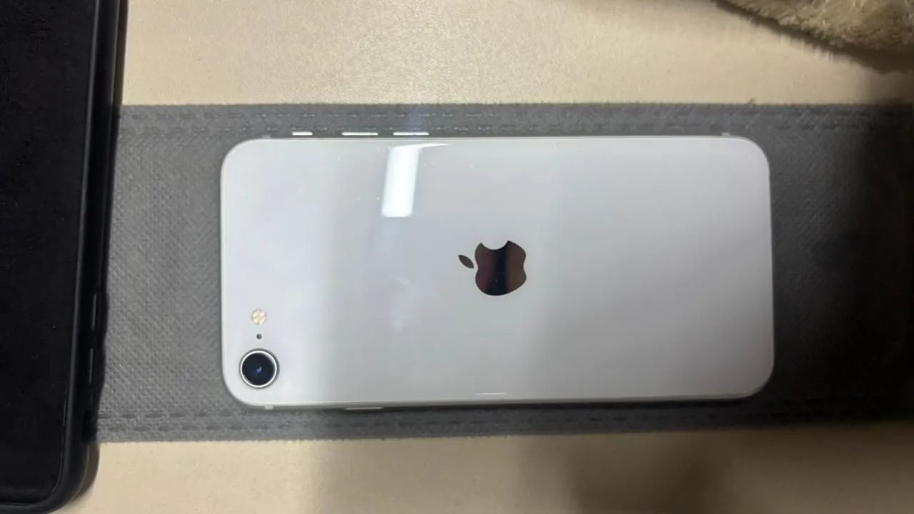 Iphone SE segunda geração 2020 - Foto 2