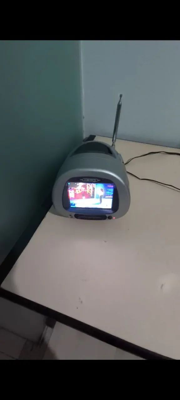 Mini tv com  rádio AM e FM  - Foto 2