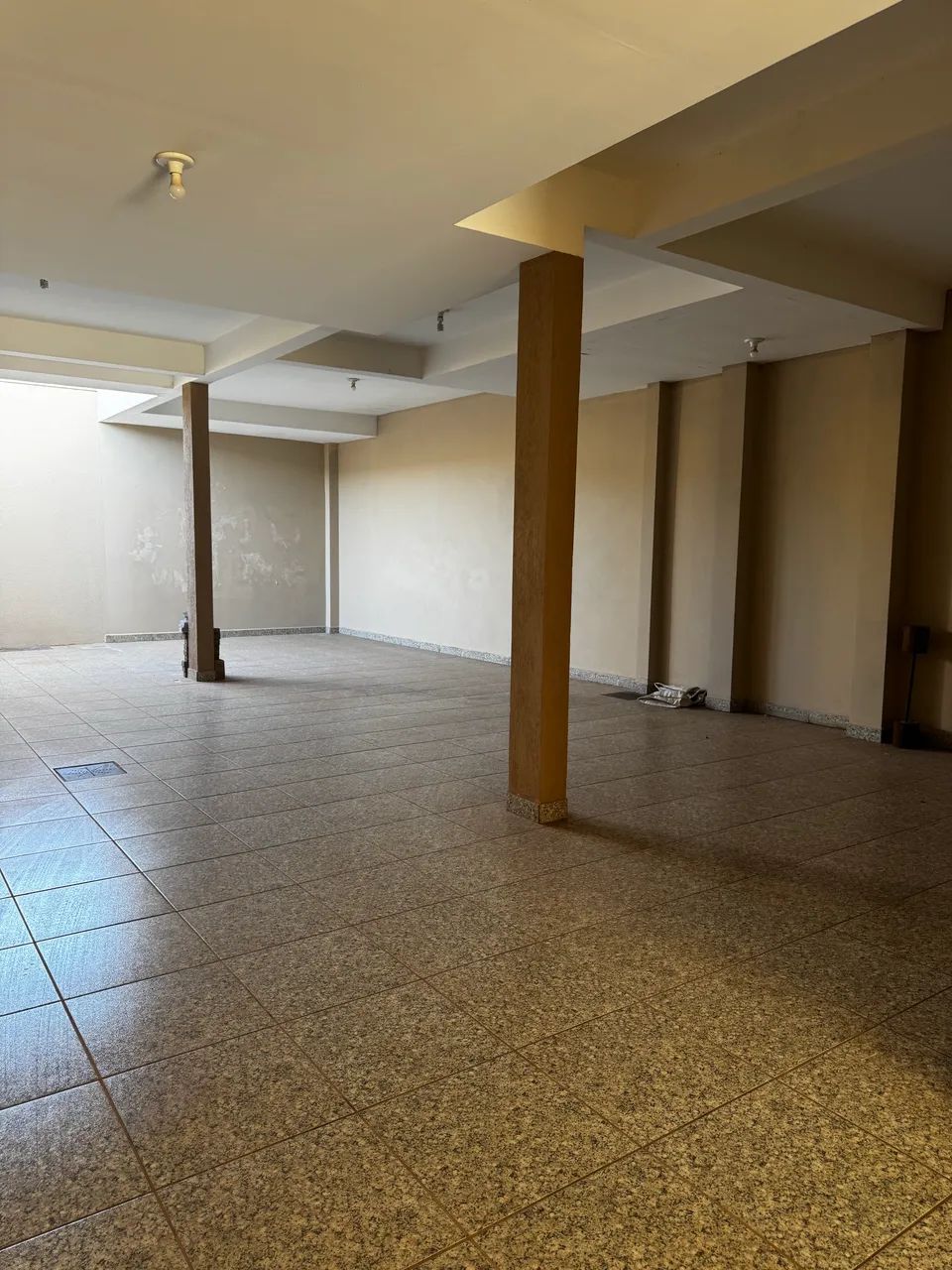 Excelente Apartamento de 2 Quartos com Suíte e 2 Vagas de Garagem para Locação  - Foto 2