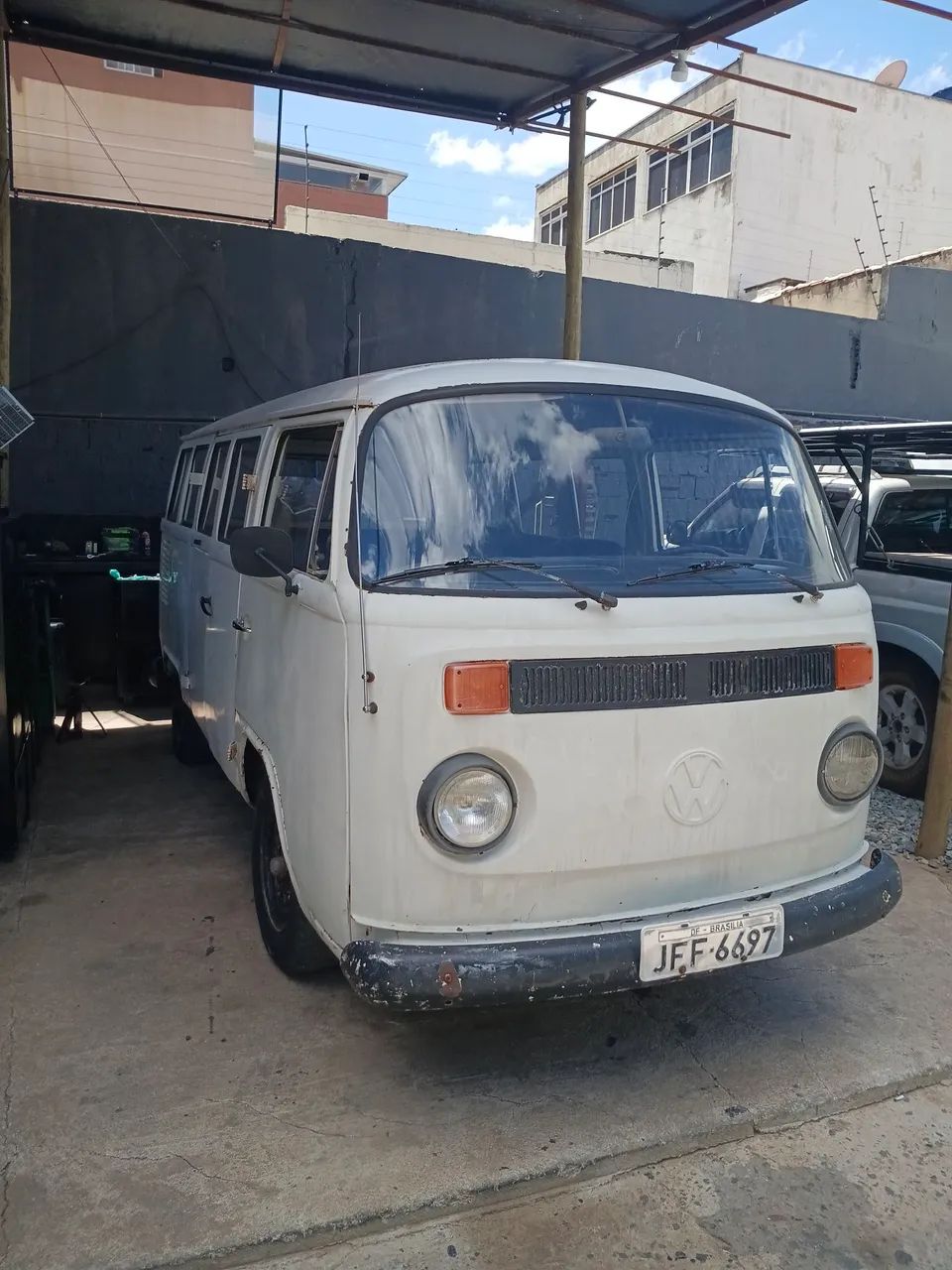 Volkswagen Kombi Standard/ Luxo/ Serie Prata 1976