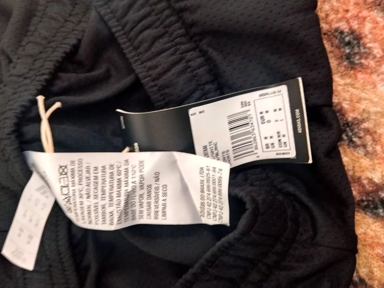Bermuda da Adidas,nunca usada. - Foto 3