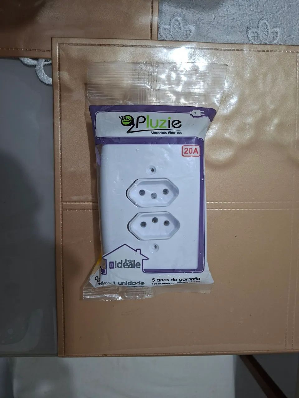 Disponho de TOMADAS DUPLAS DE 20A  PLUZIER 