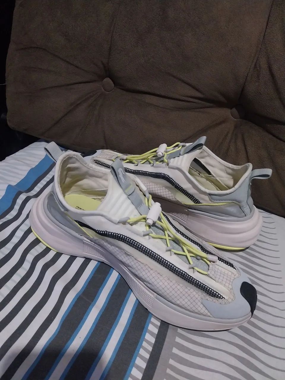 Tênis leite lacoste  - Foto 4