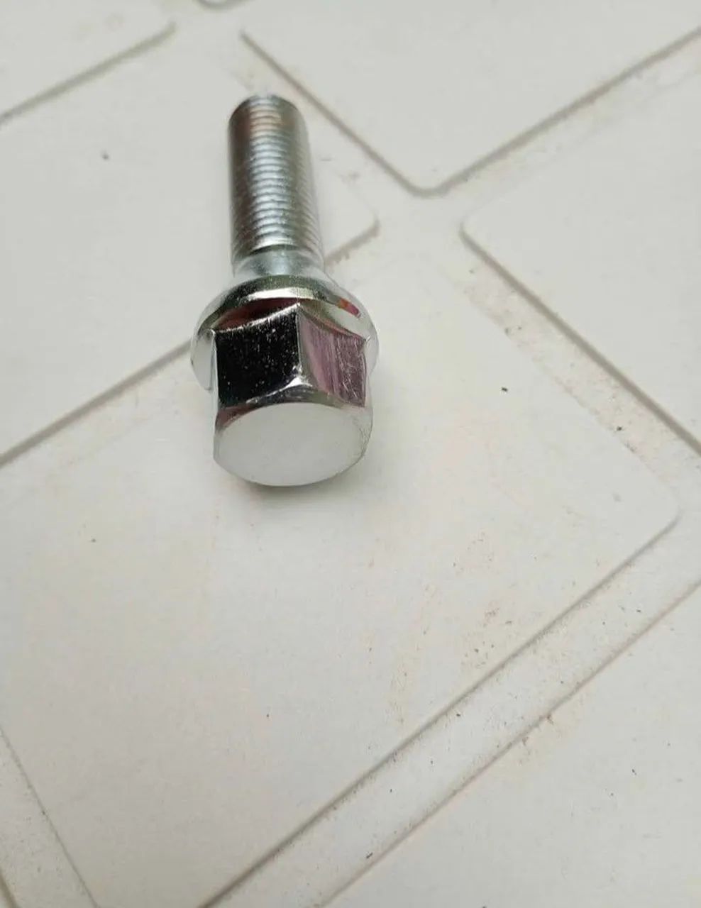 Parafuso roda longo cromado linha VW - Foto 2