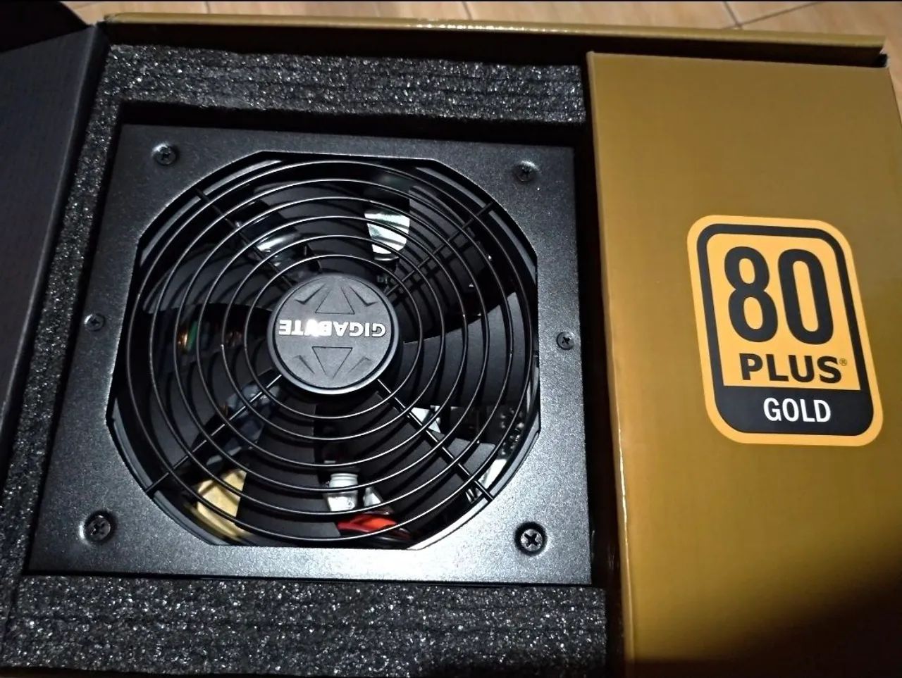 Fonte GIGABYTE 750W 80 plus Gold Semi-modular