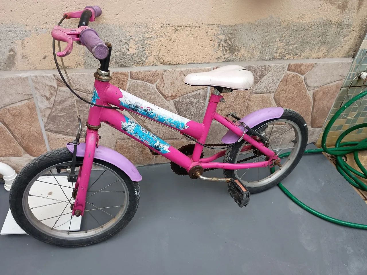 Vendo bicicleta feminina infantil  - Foto 2
