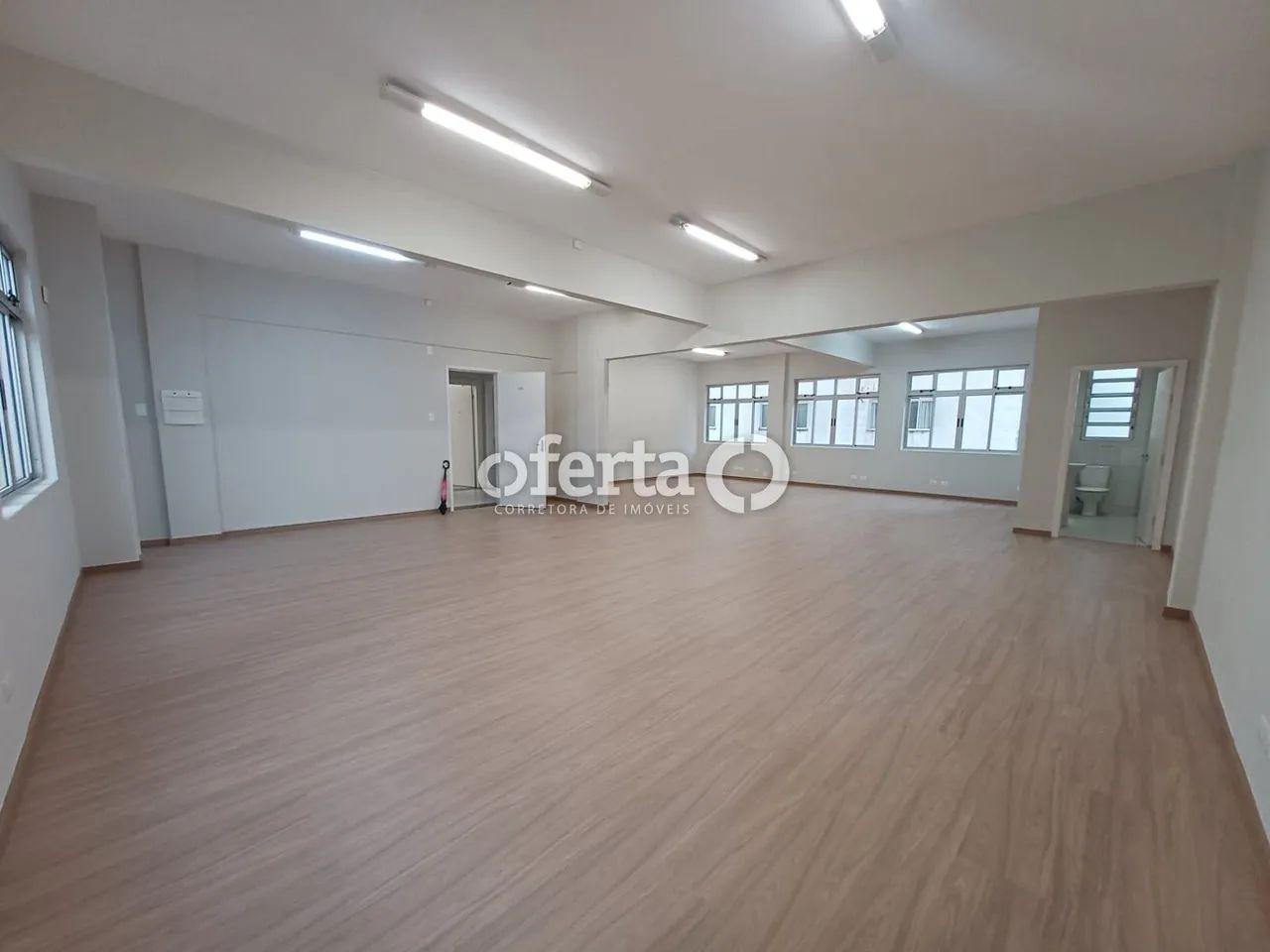 SALAS COMERCIAIS NO CENTRO DE CURITIBA - GALERIA LUSTOZA - Foto 3