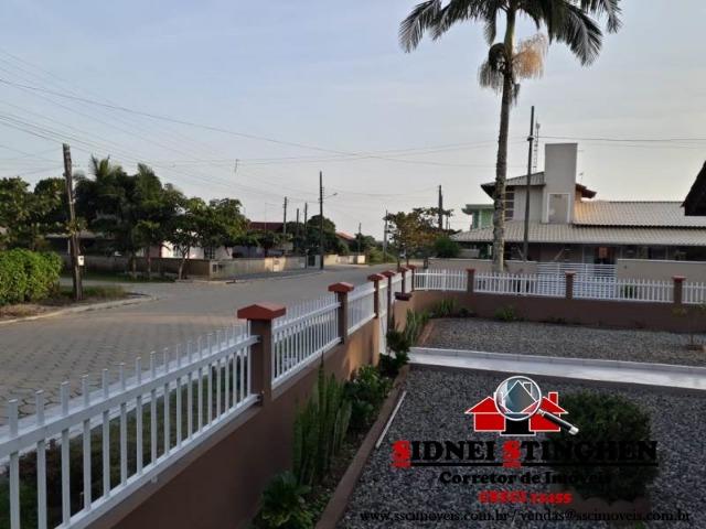 Linda casa na Praia, com laje e distante a poucos metros da água - Foto 18