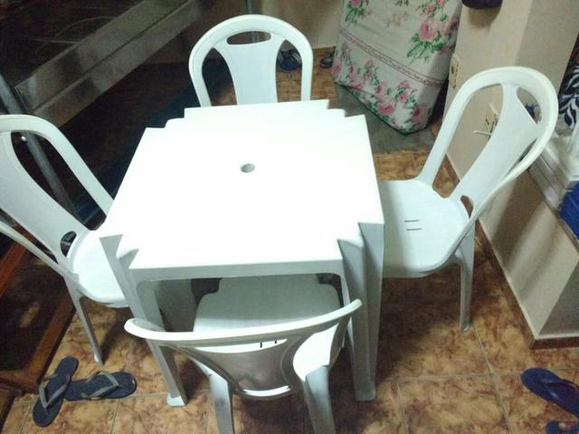 5 conjuntos de mesas